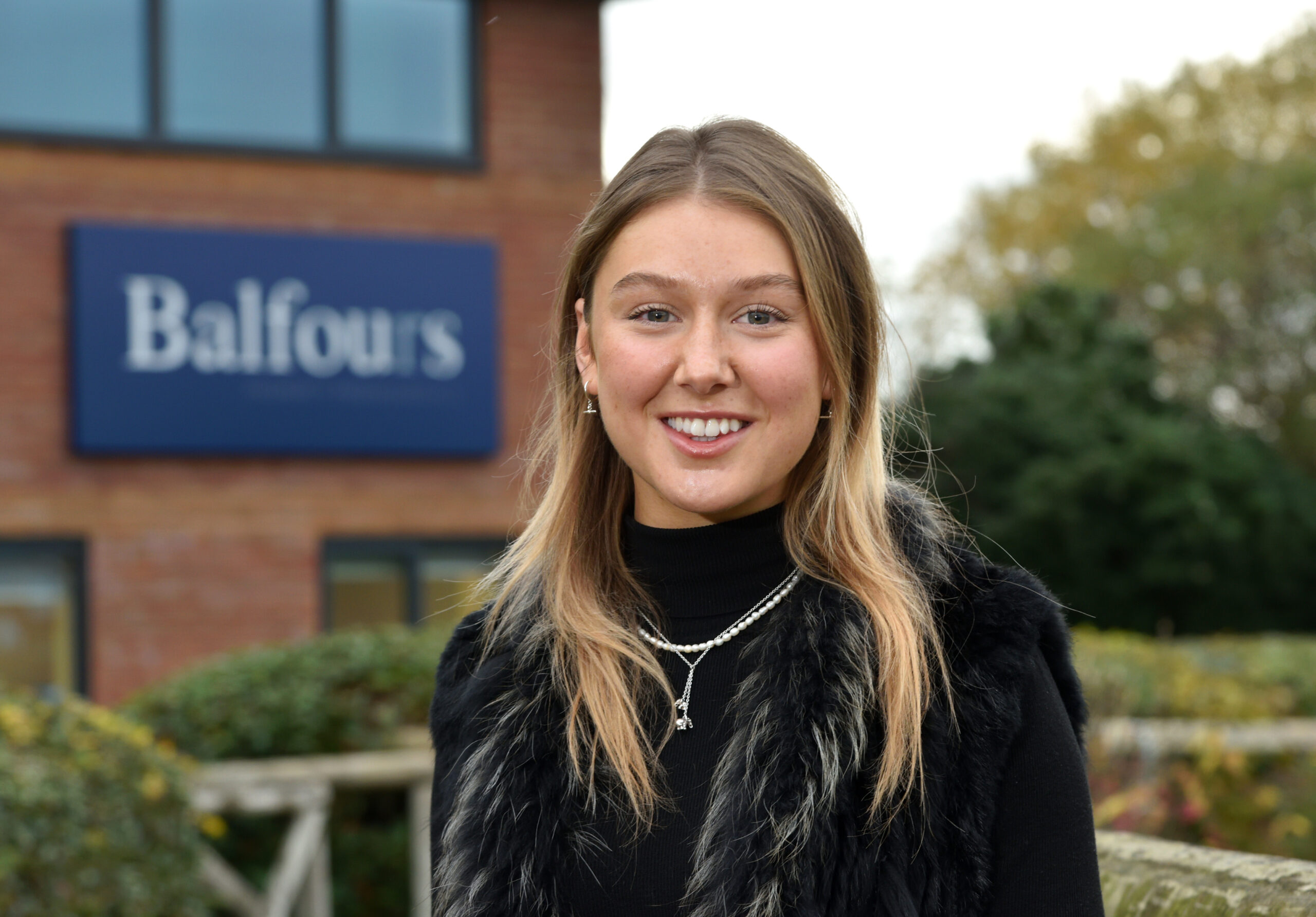Returning to Shropshire, Clarissa joins Balfours