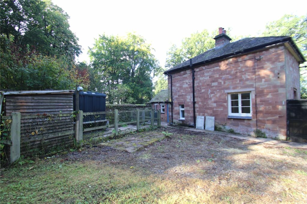 Tong Lodge, Weston-under-Lizard - Picture No. 09