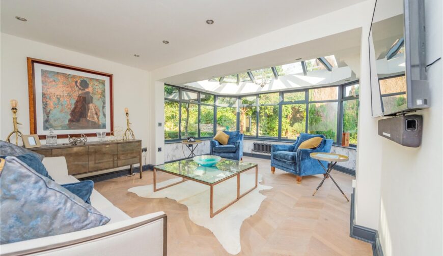 20 Valeswood - Family Room