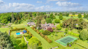 Herefordshire country house with full amenities