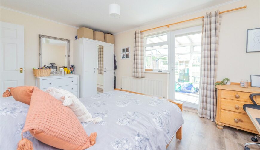 43 Cae Coed - Bedroom