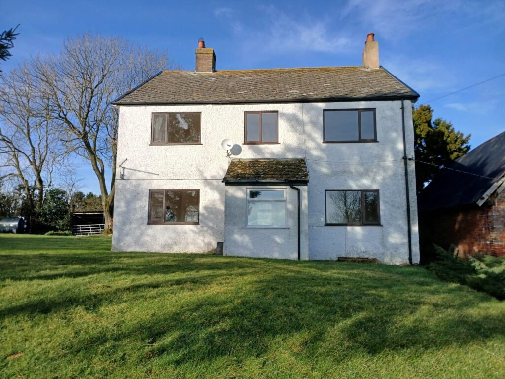 Shepton Fields, Pulverbatch - Picture No. 04