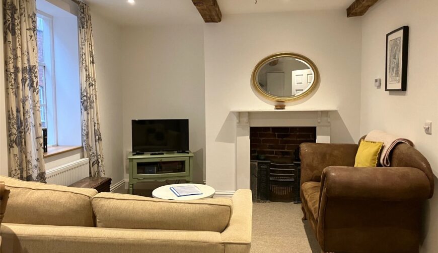 5A Flat, Market Street - Picture No. 04