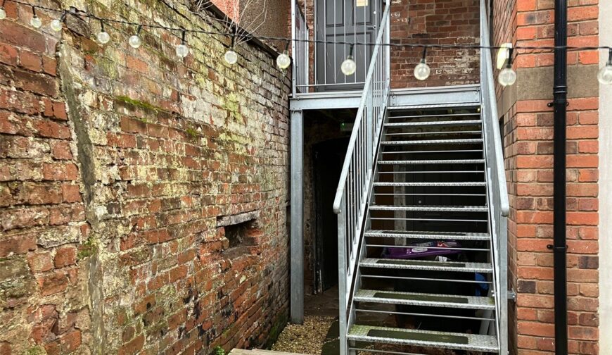 5A Flat, Market Street - Picture No. 13