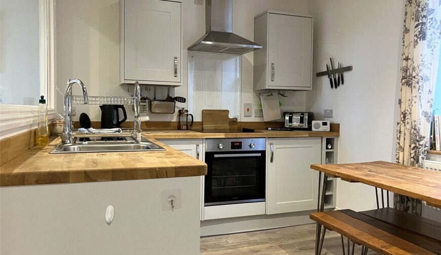 5B Flat, Market Street - Picture No. 03