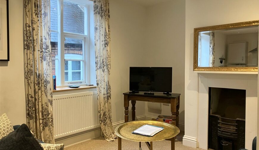 5B Flat, Market Street - Picture No. 05