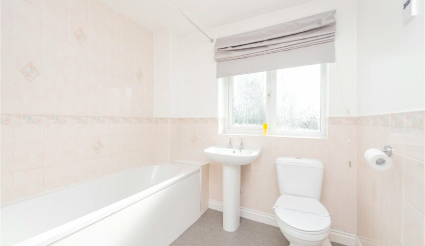 16 Highgrove Meadows - Bathroom
