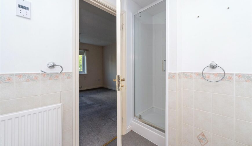 16 Highgrove Meadows - En-Suite