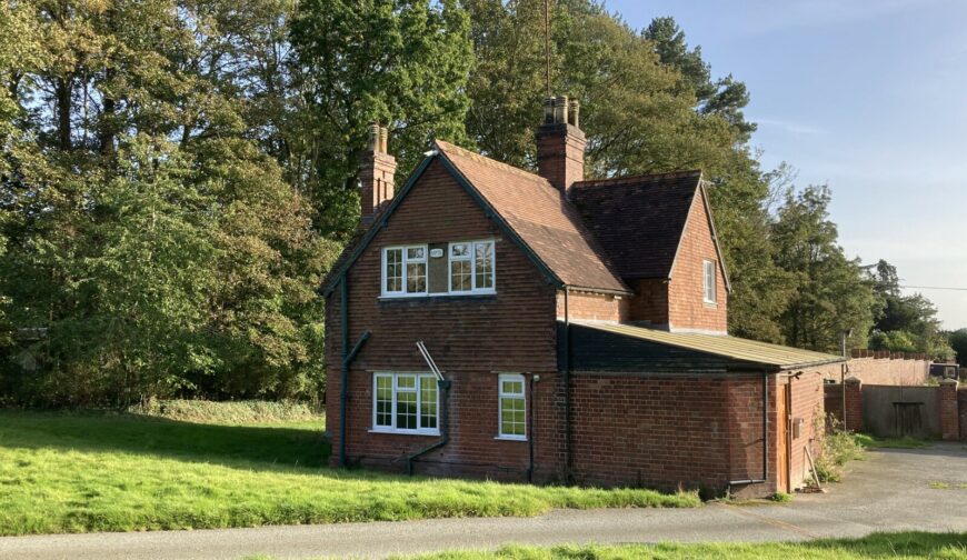 Garden Cottage, Yeaton Peverey - Picture No. 02
