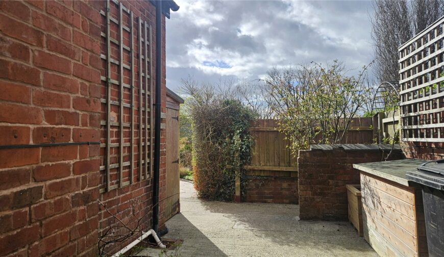 37 Gravel Hill - Picture No. 60