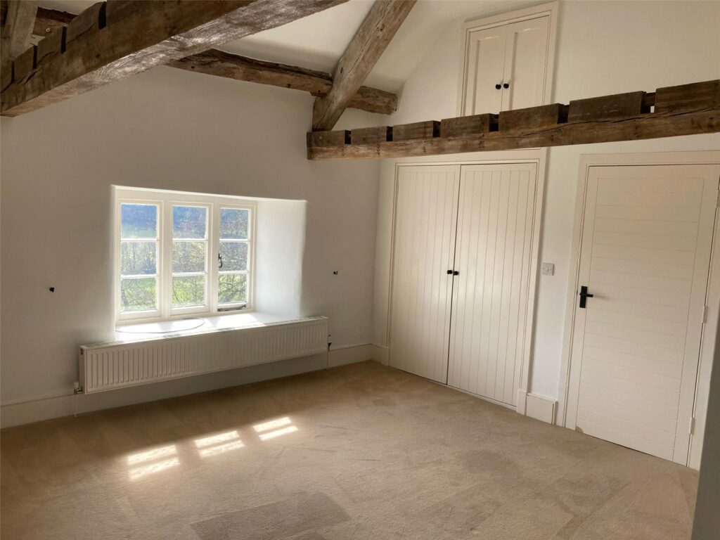 Gilwern Farmhouse, Beulah - Picture No. 10