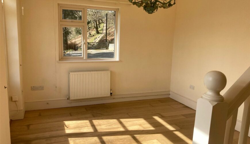 Gilwern Farmhouse, Beulah - Picture No. 16