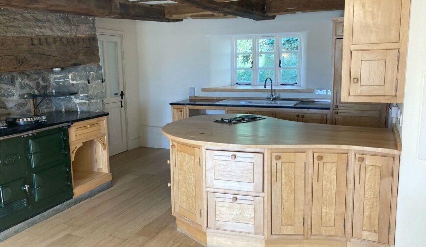 Gilwern Farmhouse, Beulah - Picture No. 17