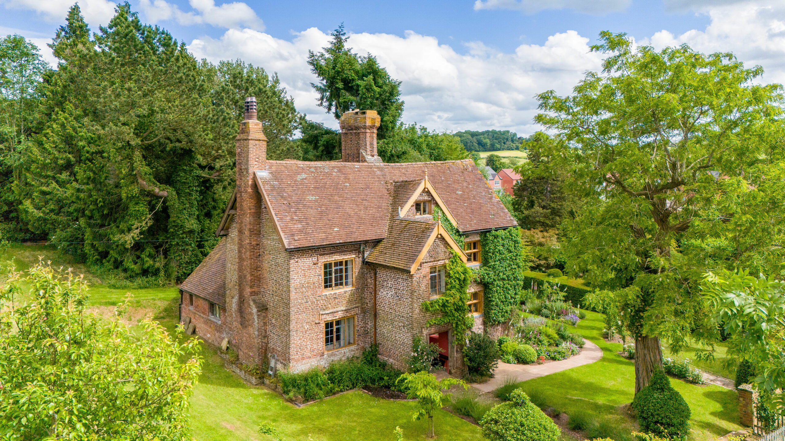 Country house with garden and grounds, a mile from Ludlow