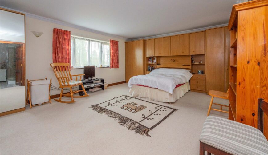 8 Bury Court Park - Picture No. 18