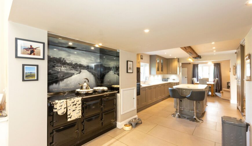 Middle House, Hanwood - 6