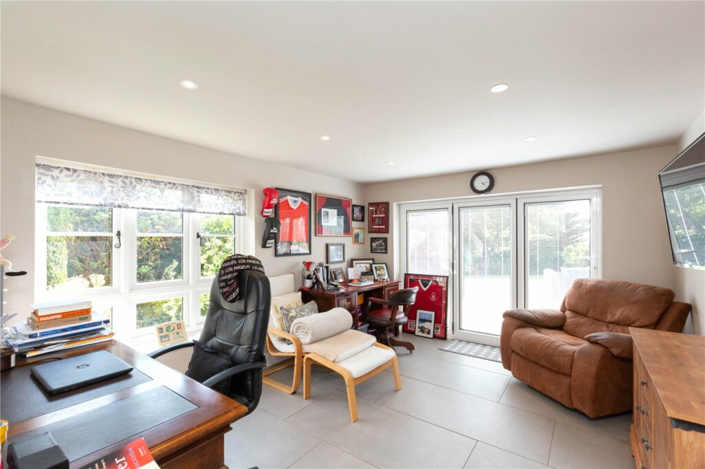 Middle House, Hanwood - 7
