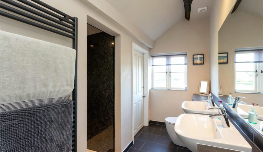 Middle House, Hanwood - 9