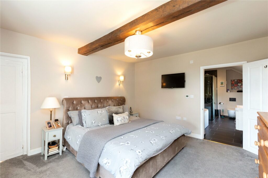 Middle House, Hanwood - 10