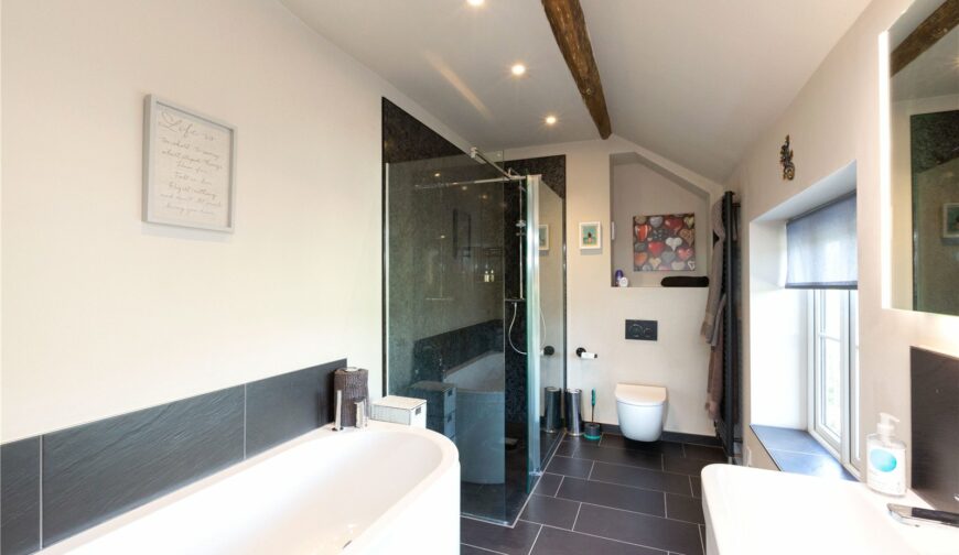 Middle House, Hanwood - 11