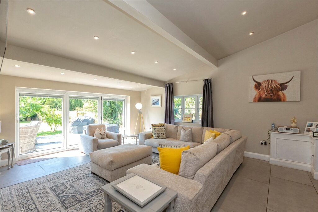 Middle House, Hanwood - 13