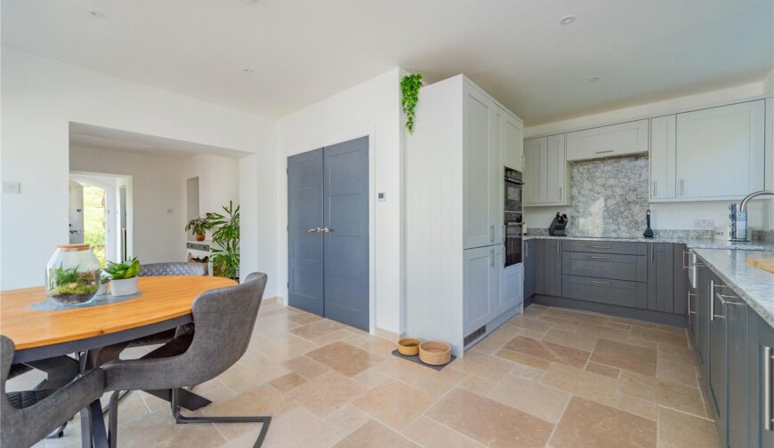 7 Pant Glas - Living Kitchen