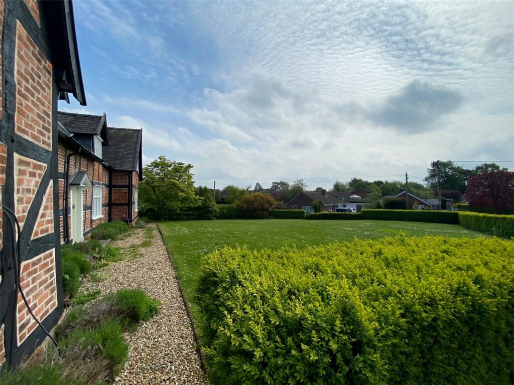 The Laurels, Church Road - 18