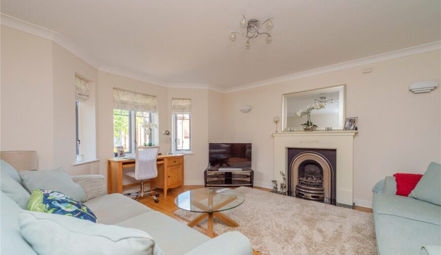 10 Tudor Gate - 12