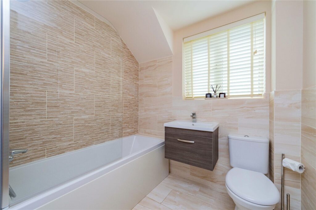 Beech Cottage, Myddle Wood - Family Bathroom