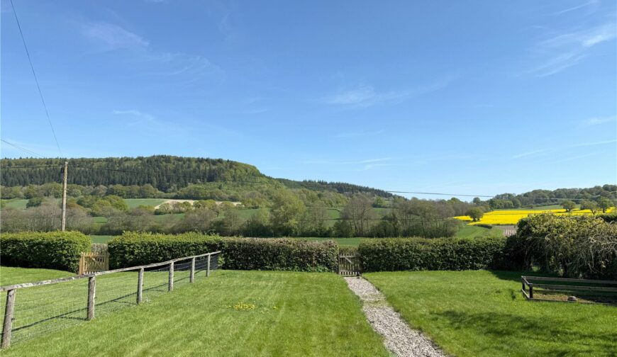 2 Upper Letton Cottage - Picture No. 11