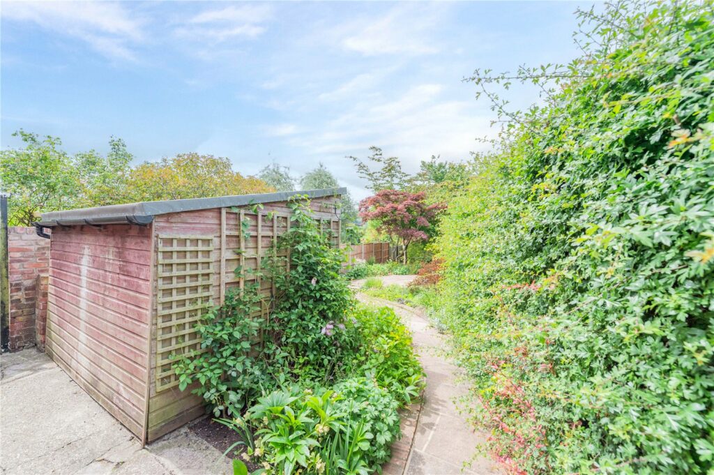 37 Gravel Hill - Picture No. 28