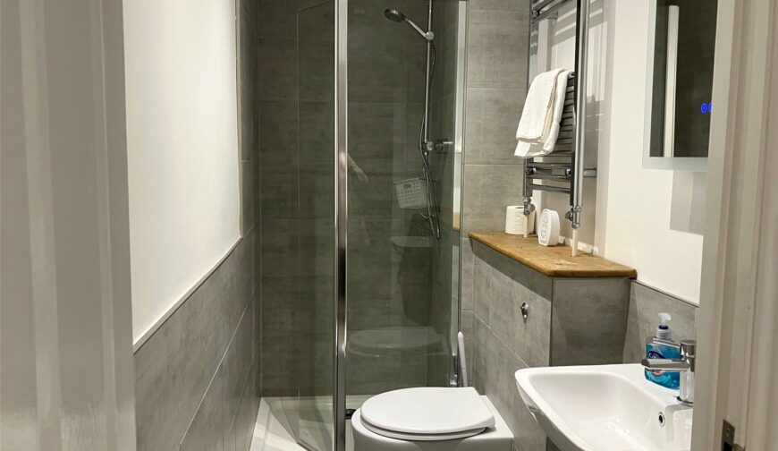Flat 1, Market Street - Picture No. 06