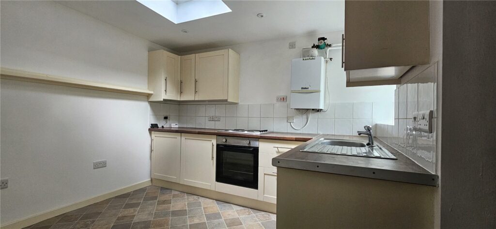 Lodge Cottage, Marshbrook - Picture No. 05