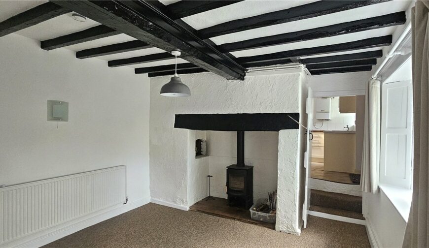 Lodge Cottage, Marshbrook - Picture No. 07