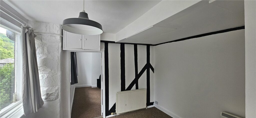 Lodge Cottage, Marshbrook - Picture No. 11