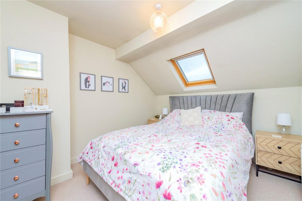3 Rodington Court - 31