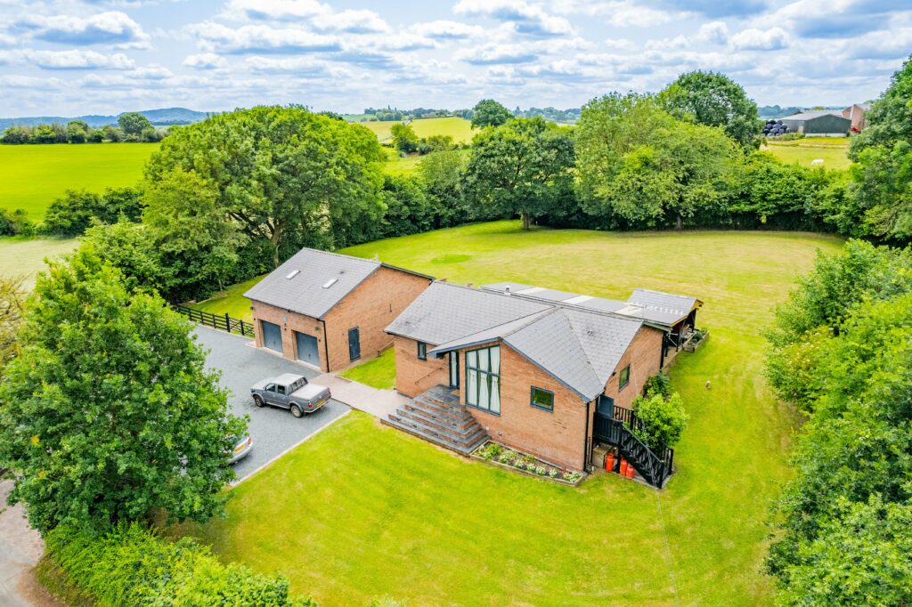 Contemporary living, plus annex set in an acre