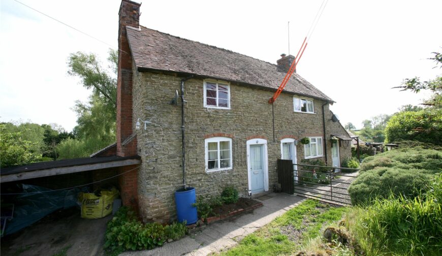 35 Broadstone - Picture No. 02