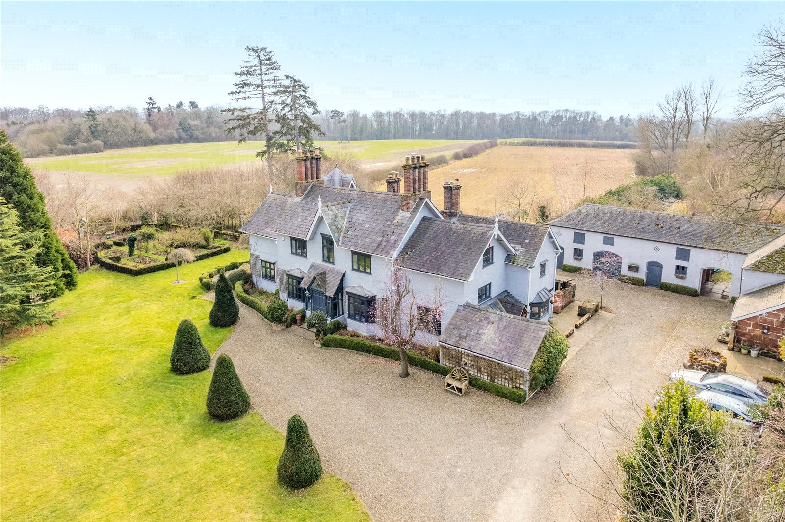 Captivating country house, convenient to county town