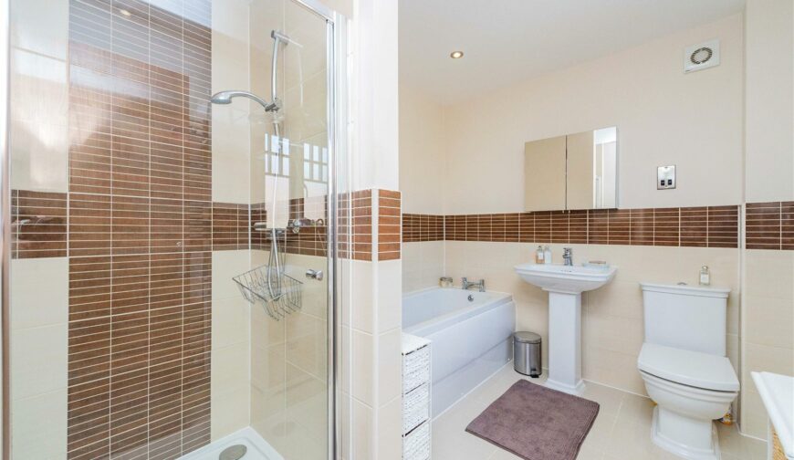 10 Tudor Gate - 11