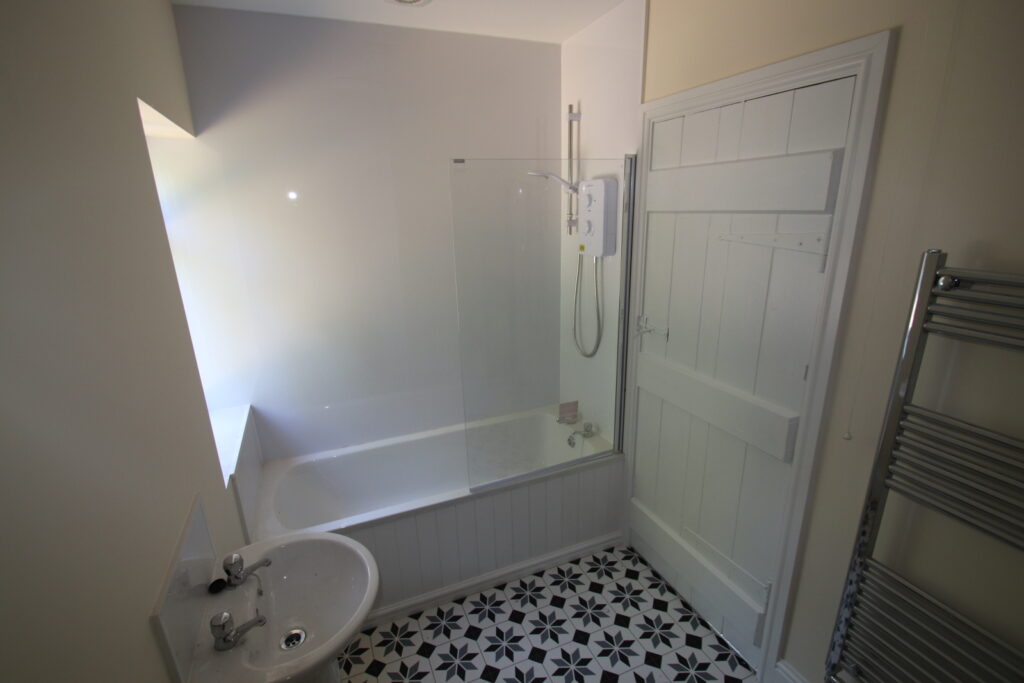 9 Grafton - Picture No. 01