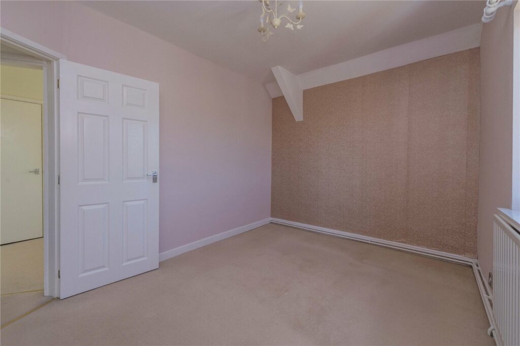 1 Parton Wood, Winnington - Picture No. 37