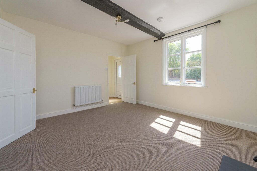 2 Parton Wood, Winnington - Picture No. 04