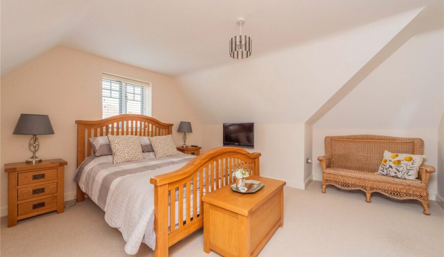 10 Tudor Gate - 4