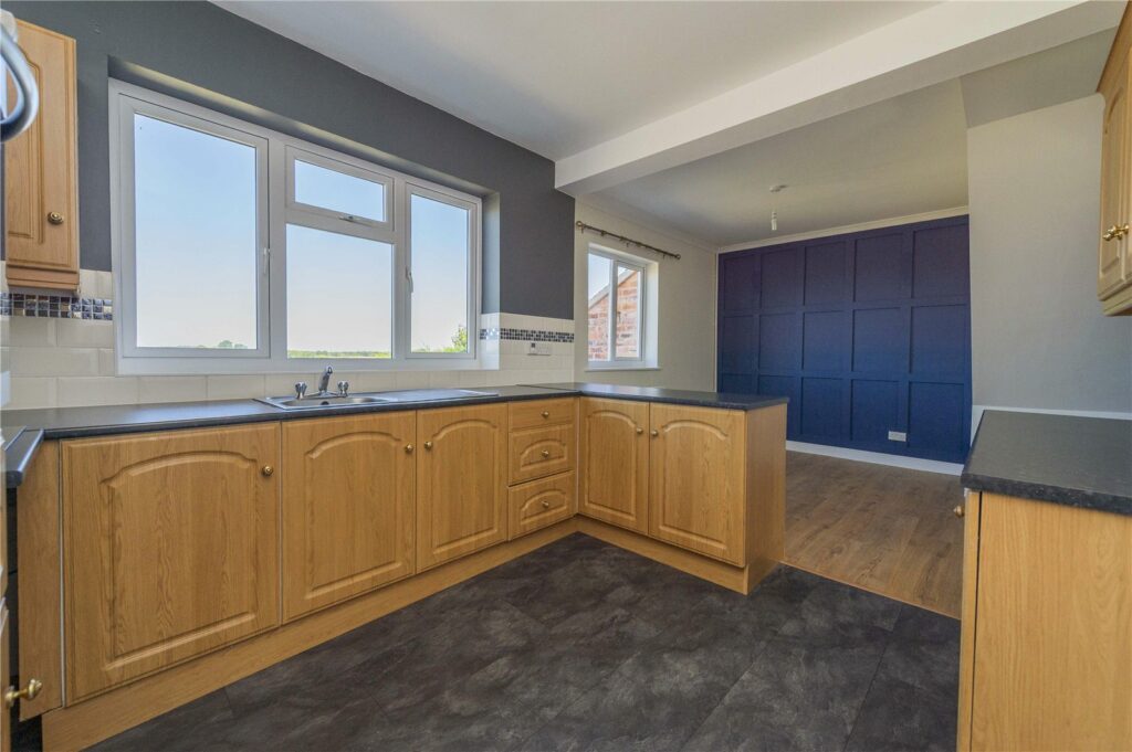 1 Parton Wood, Winnington - Picture No. 14