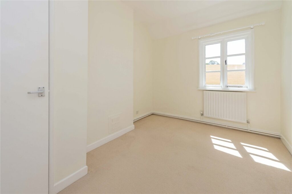 1 Parton Wood, Winnington - Picture No. 25