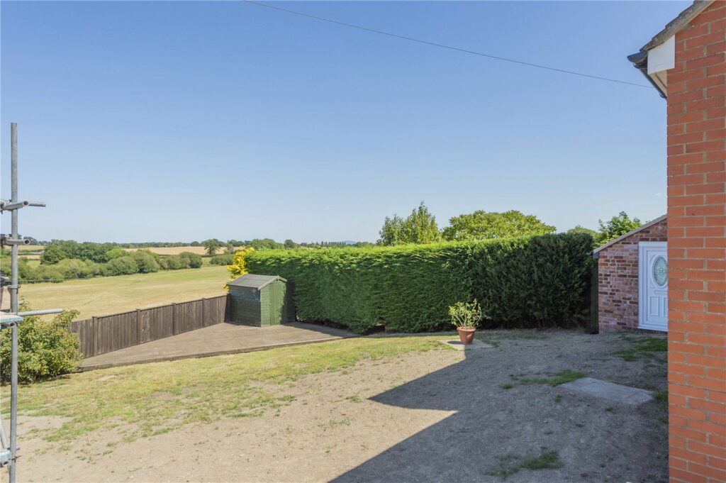 1 Parton Wood, Winnington - Picture No. 29