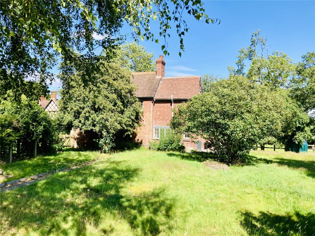 School House, Plex Lane - Picture No. 01