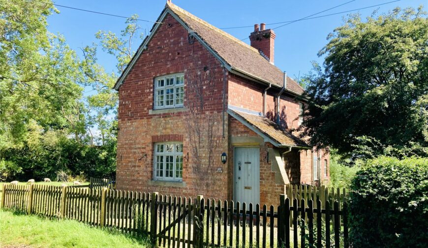 School House, Plex Lane - Picture No. 03