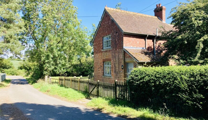 School House, Plex Lane - Picture No. 05